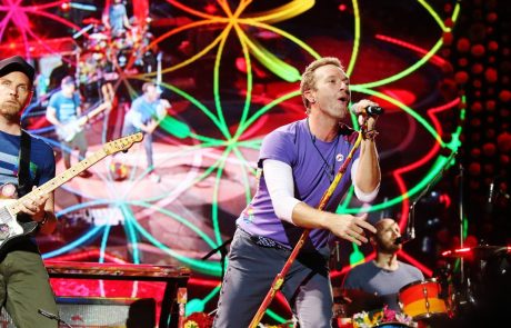 Coldplay objavili pesem novo pesem, katere izkupiček bo namenjen podpori beguncem