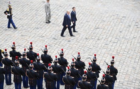 Vojaški orkester na paradi v Parizu zaigral uspešnico Daft Punka