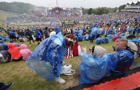 Zaradi požara na festivalu Tomorrowland evakuirali 22.000 ljudi (Foto)