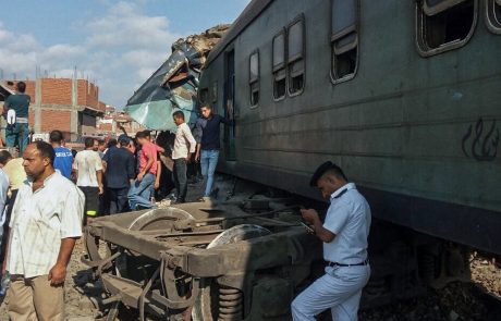 V trčenju vlakov v Egiptu najmanj 49 mrtvih