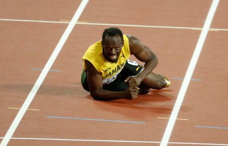 Bolt zaradi krča v levi stegenski mišici ni prišel do cilja zadnje tekme v njegovi karieri