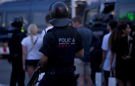 V Barceloni poostrili varnost zaradi grožnje terorističnega napada med božično-novoletnimi prazniki