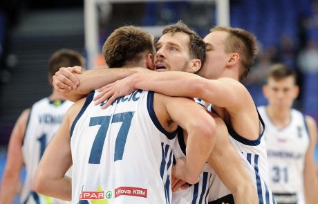 Slovenci proti Latvijcem po sedmo zmago in polfinale 40. eurobasketa