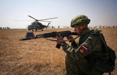 Rusija nedaleč od vzhodne meje Nata začela velike vojaške vaje