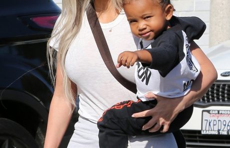 Ne moremo se nagledati simpatičnega sinčka Kim Kardashian