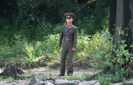 Posneli vojaka, ki mu je uspel nemogoč pobeg iz Severne Koreje