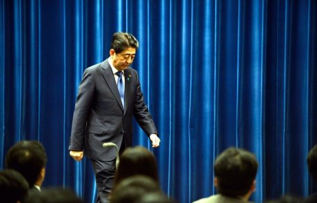 Japonski premier Abe: Mok je sprejel njegov predlog za prestavitev OI za eno leto