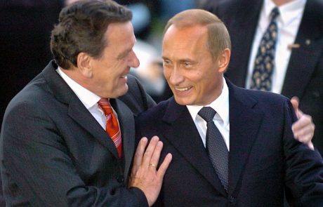 Putinov zaveznik Schröder toži nemški parlament in zahteva povrnitev privilegijev