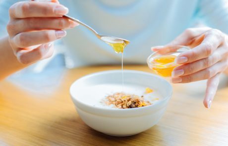 Kaj se zgodi z vašim telesom, če vsak dan pojeste žlico medu