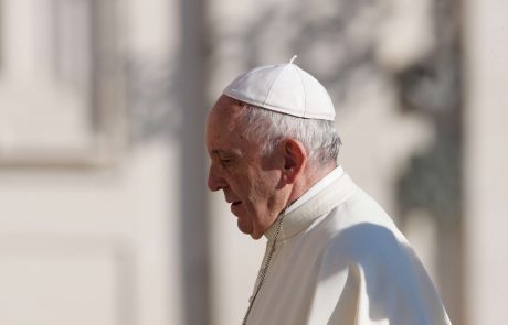 Papežu se v vse bolj napredni Irski obeta mlačen sprejem