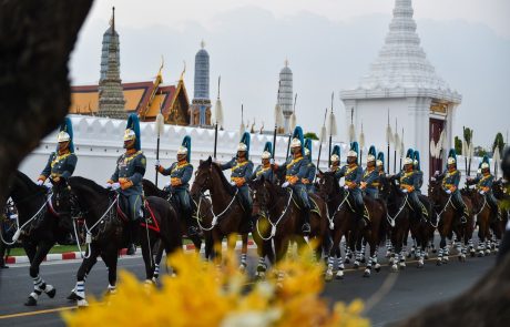 Na Tajskem po letu dni sklenili petdnevni obred upepelitve pokojnega kralja