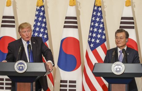 Trump Severno Korejo posvaril, naj ne podcenjuje in preizkuša ZDA