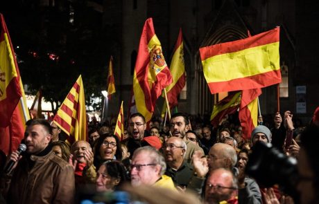 Na tisoče protestnikov v Barceloni zahteva izpustitev zaprtih politikov