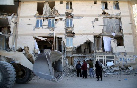 Število žrtev potresa v Iranu in Iraku preseglo 300