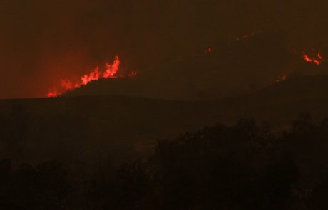 Kalifornijski guverner opozarja državljane na še hujše požare