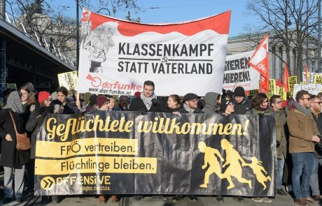 Na Dunaju množični protest proti vladi: “Naše države ne bodo zavzeli fašisti”