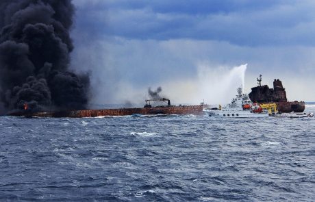 V Rdečem morju eksplozija na iranskem tankerju, ne izključujejo možnosti terorističnega napada