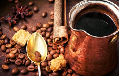 Znanstveniki so dokazali, da turško kavo pravzaprav kuhamo povsem napačno