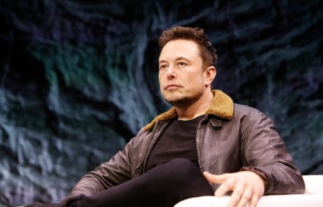 Elon Musk je očitno blefiral, Tesla ostaja na borzi