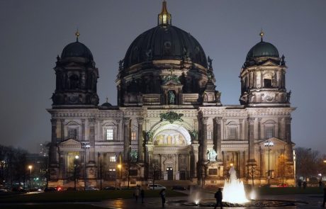 Streljanje v berlinski katedrali (video)