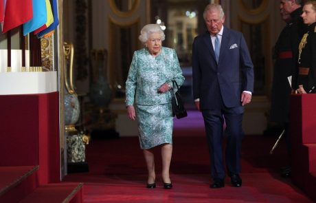 Kraljica Elizabeta II. bi rada vodenje Commonwealtha predala sinu princu Charlesu