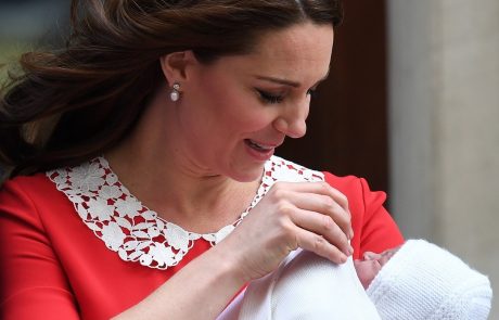 Kate Middleton se je po porodu z enim detajlom poklonila Diani