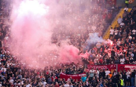 Zamaskirani huligani napadli navijače Liverpoola