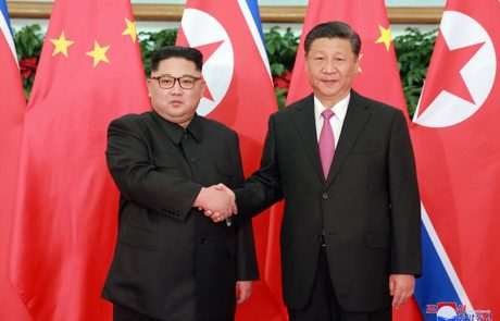 Južnokorejski predsednik in severnokorejski voditelj sta se nenapovedano sestala