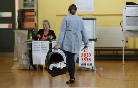 Irci na zgodovinskem referendumu podprli odpravo prepovedi splava