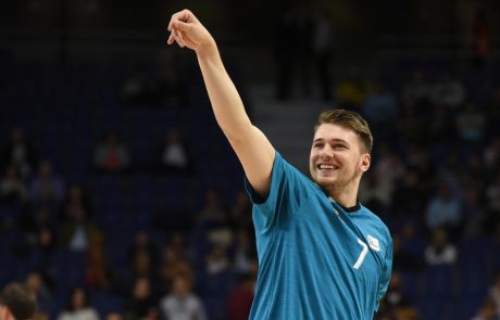 Luka Dončić prvič zaigral v NBA in navdušil!