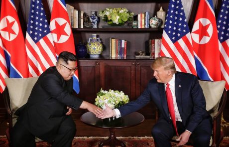 Trump in Kim z rokovanjem in večerjo začela vrh v Hanoju