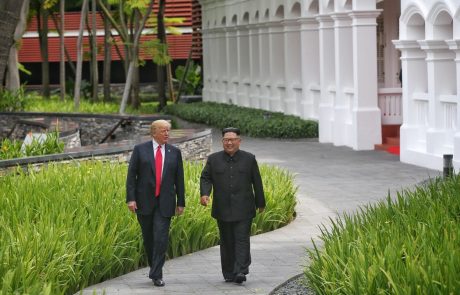 Trump in Kim skupaj za popolno denuklearizacijo Korejskega polotoka