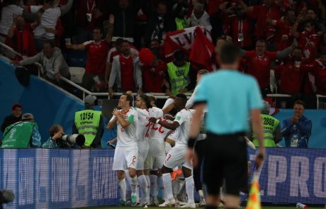V Prištini ognjemet zaradi zmage Švicarjev, za katero sta bila zaslužna albanska nogometaša, Srbi s pritožbo na Fifo