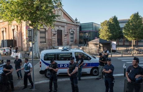 V Franciji obtožili 10 desničarskih teroristov zaradi zarote proti muslimanom