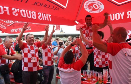 Slovencu na Hrvaškem polomili rebra, ker je motil ogled nogometne tekme