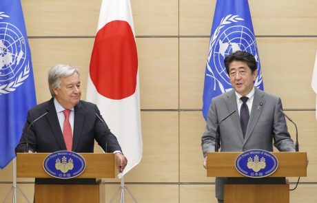 Guterres in Abe se strinjata, da je treba ohraniti sankcije proti Severni Koreji