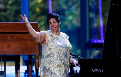 Za posledicami raka je umrla kraljica soul glasbe Aretha Franklin