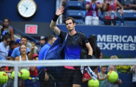 Teniški zvezdnik Murray na prošnjo hčerk poziral oblečen v krilu