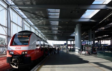 V Avstriji zaradi stavke obstal železniški promet, tudi čezmejni