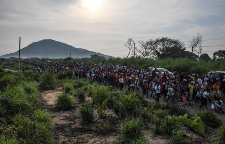Trump na mehiško mejo pošilja 5200 vojakov