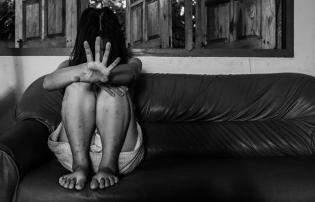 Kako prepoznati žrtev trgovine z ljudmi?