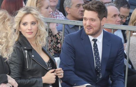 Oboževalci zgroženi: Michael Buble med javljanjem v živo udaril svojo ženo