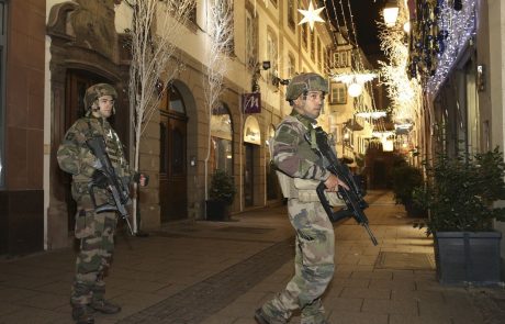 Še vedno iščejo strelca, ki je v bližini božičnega sejma v Strasbourgu ubil najmanj tri ljudi