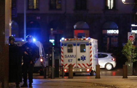 “Alah je velik!” je vpil napadalec v Strasbourgu, ki je ubil tri ljudi in je še vedno na begu