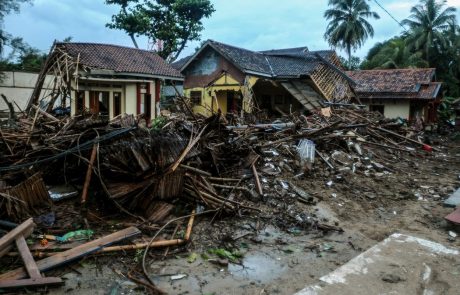 Število žrtev cunamija v Indoneziji preseglo 280, več kot 1000 ranjenih