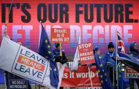 Vrh EU dosegel dogovor o preložitvi brexita