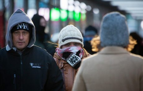 Hud mraz v ZDA zahteval najmanj šest življenj, med njimi tudi 12-letne deklice