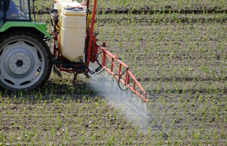 Proizvajalec strupov Monsanto oškodoval vlagatelje nemškega koncerna Bayer