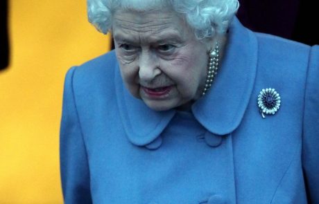 Kraljica razdeljenim Britancem svetovala: Iščite skupne točke in pred očmi nikoli ne izgubite večje slike