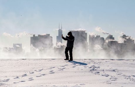 Polarni mraz v ZDA terjal najmanj 12 življenj